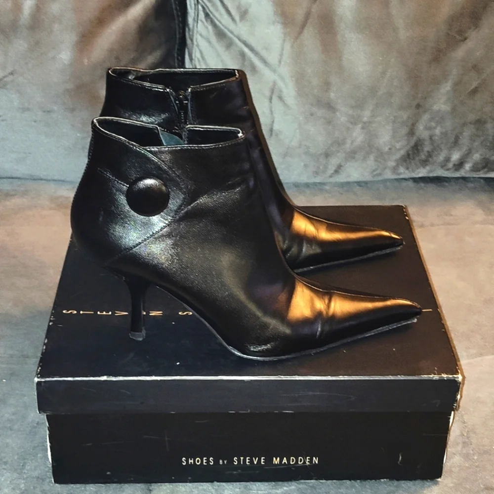 STEVEN BY STEVE MADDEN KYLIEE BLACK LEATHER ANKLE BOOTS 3